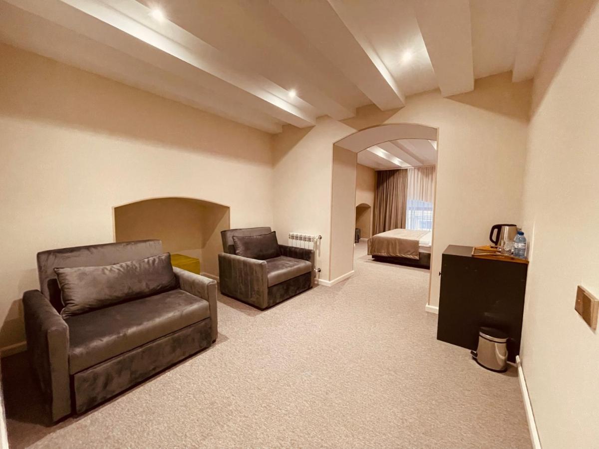 Eleven Hotel Baku Bagian luar foto