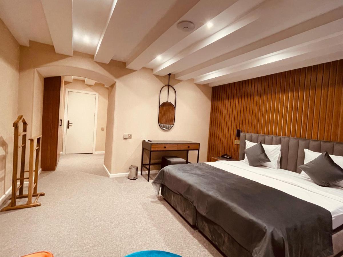 Eleven Hotel Baku Bagian luar foto