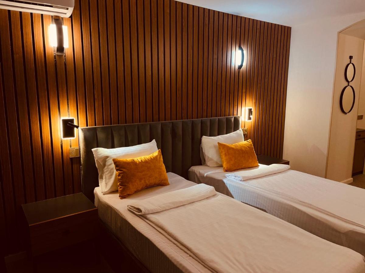 Eleven Hotel Baku Bagian luar foto