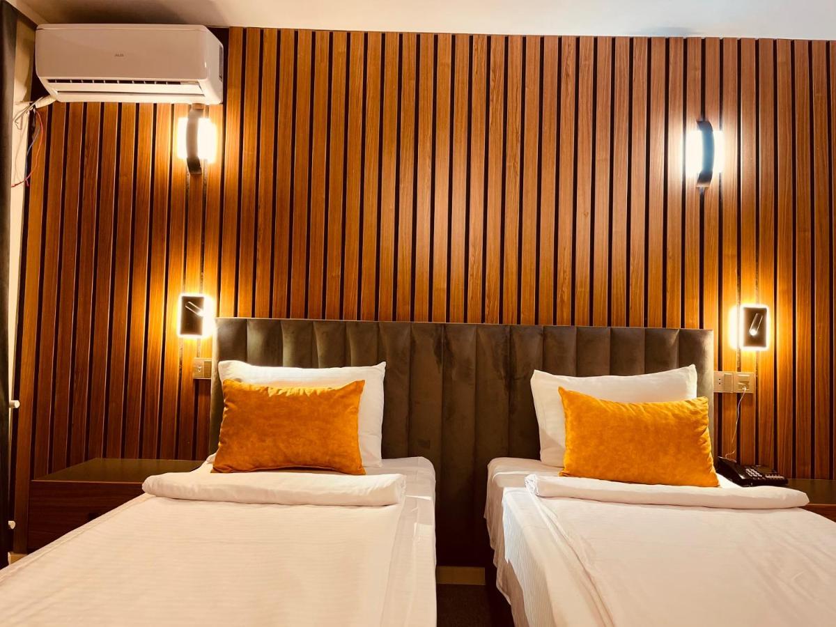 Eleven Hotel Baku Bagian luar foto