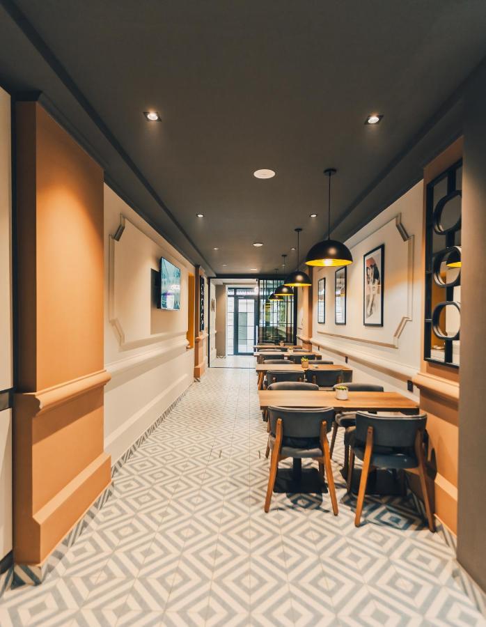 Eleven Hotel Baku Bagian luar foto