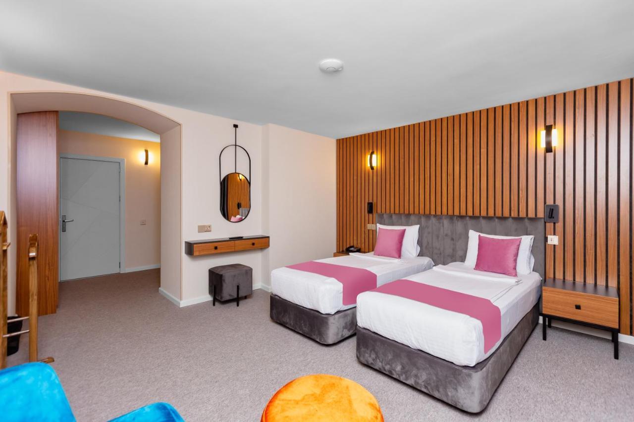 Eleven Hotel Baku Bagian luar foto