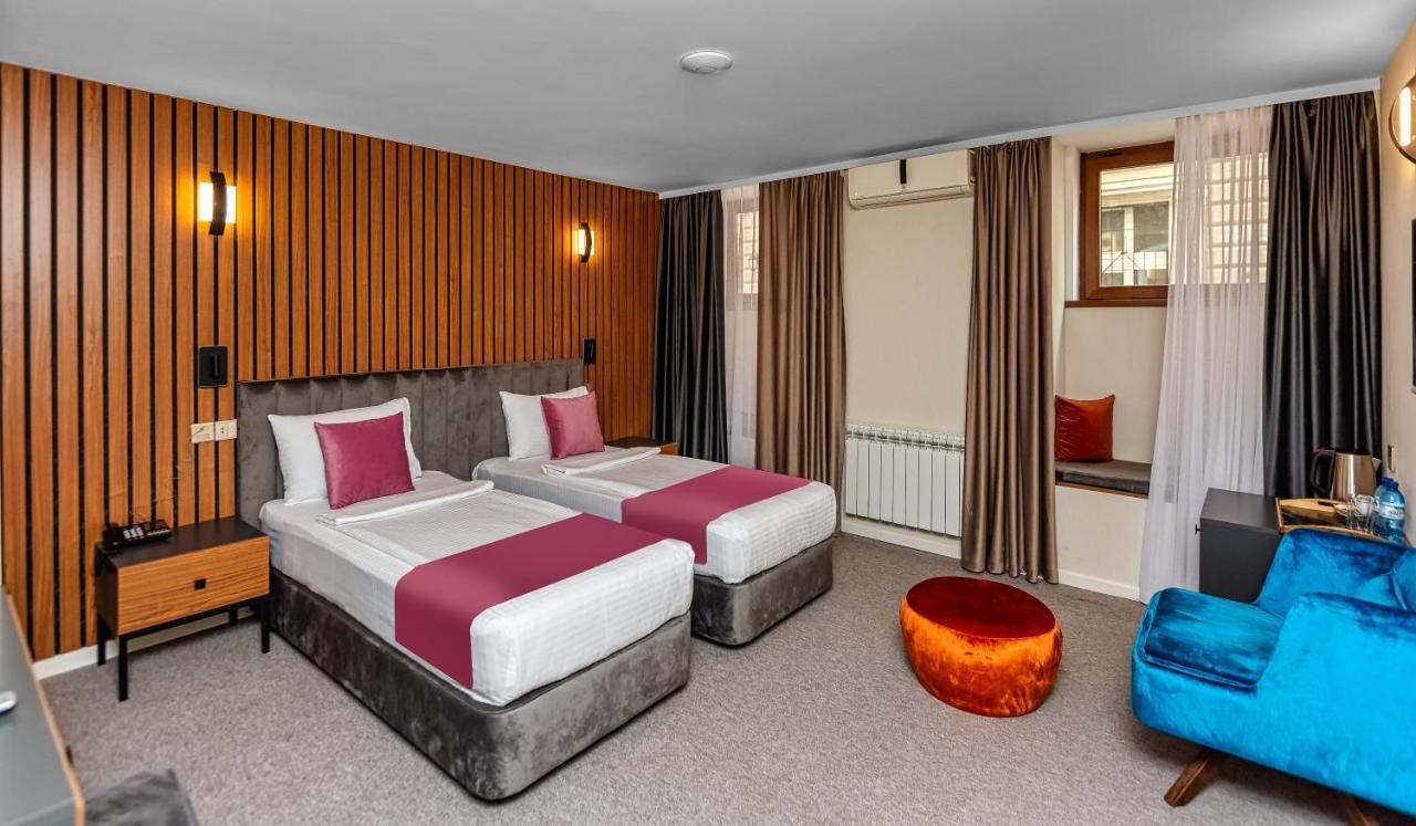 Eleven Hotel Baku Bagian luar foto