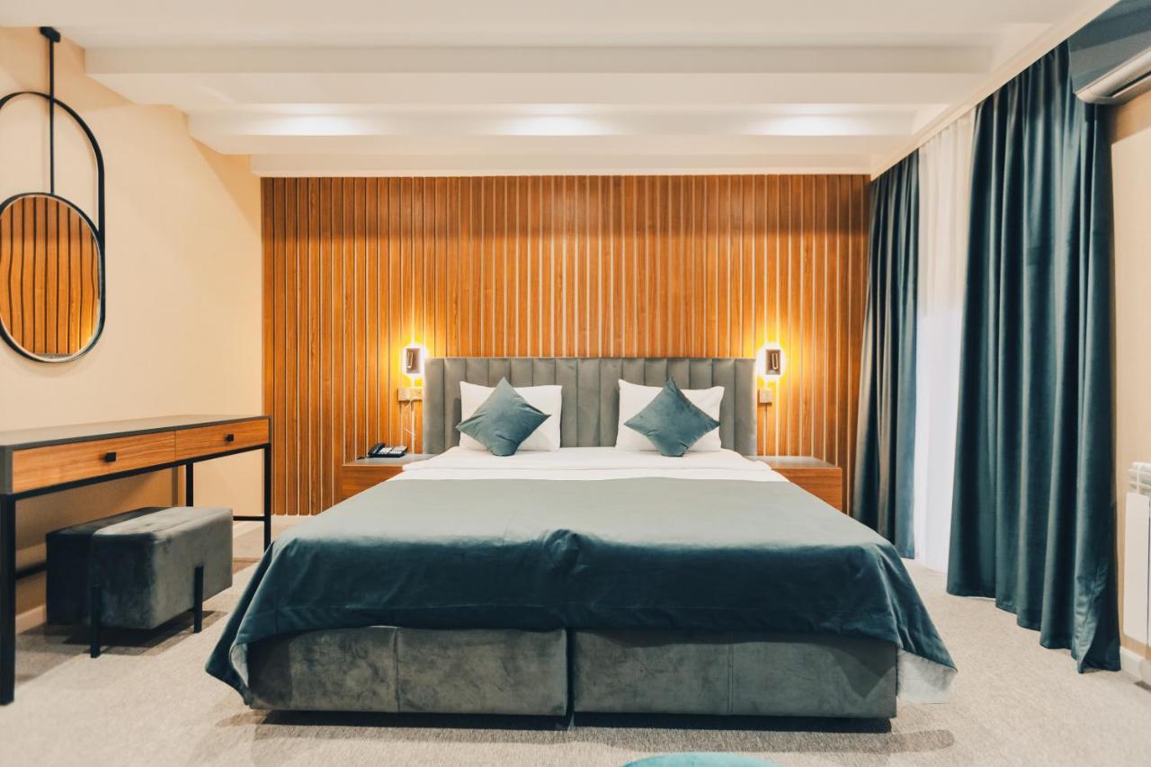 Eleven Hotel Baku Bagian luar foto