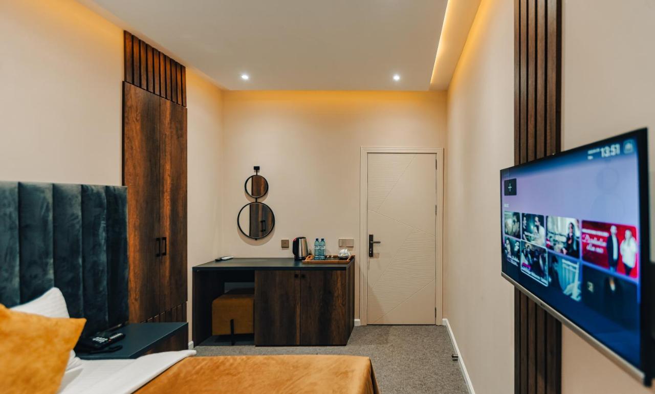 Eleven Hotel Baku Bagian luar foto