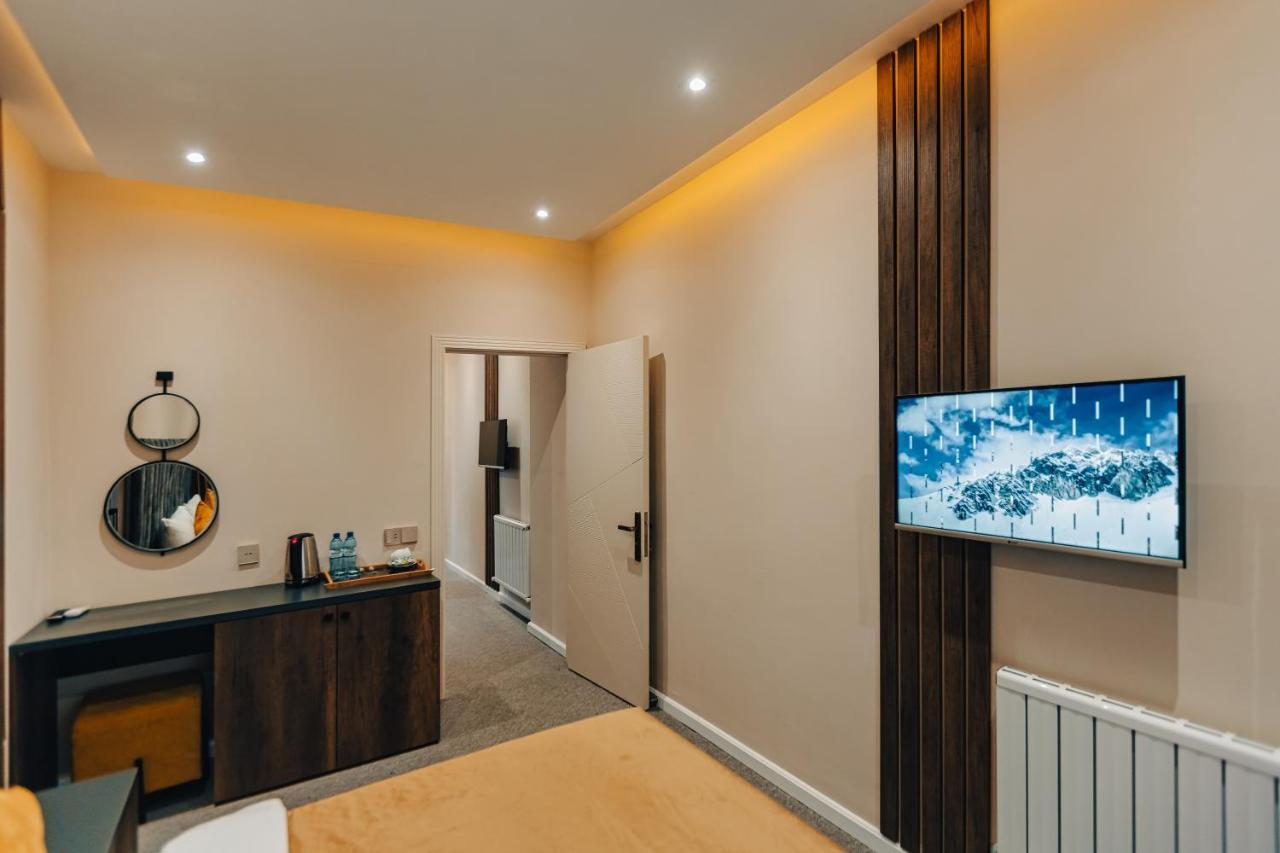 Eleven Hotel Baku Bagian luar foto