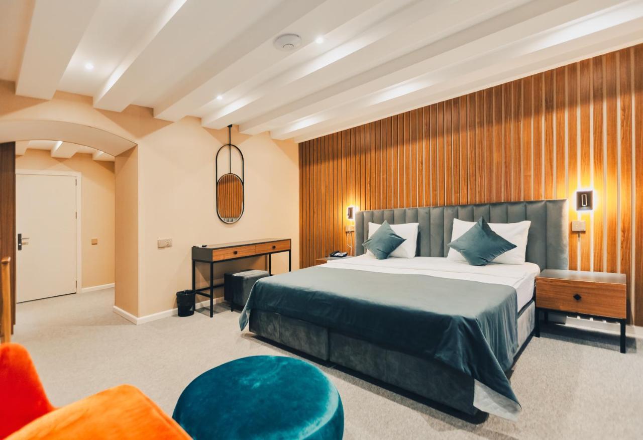 Eleven Hotel Baku Bagian luar foto