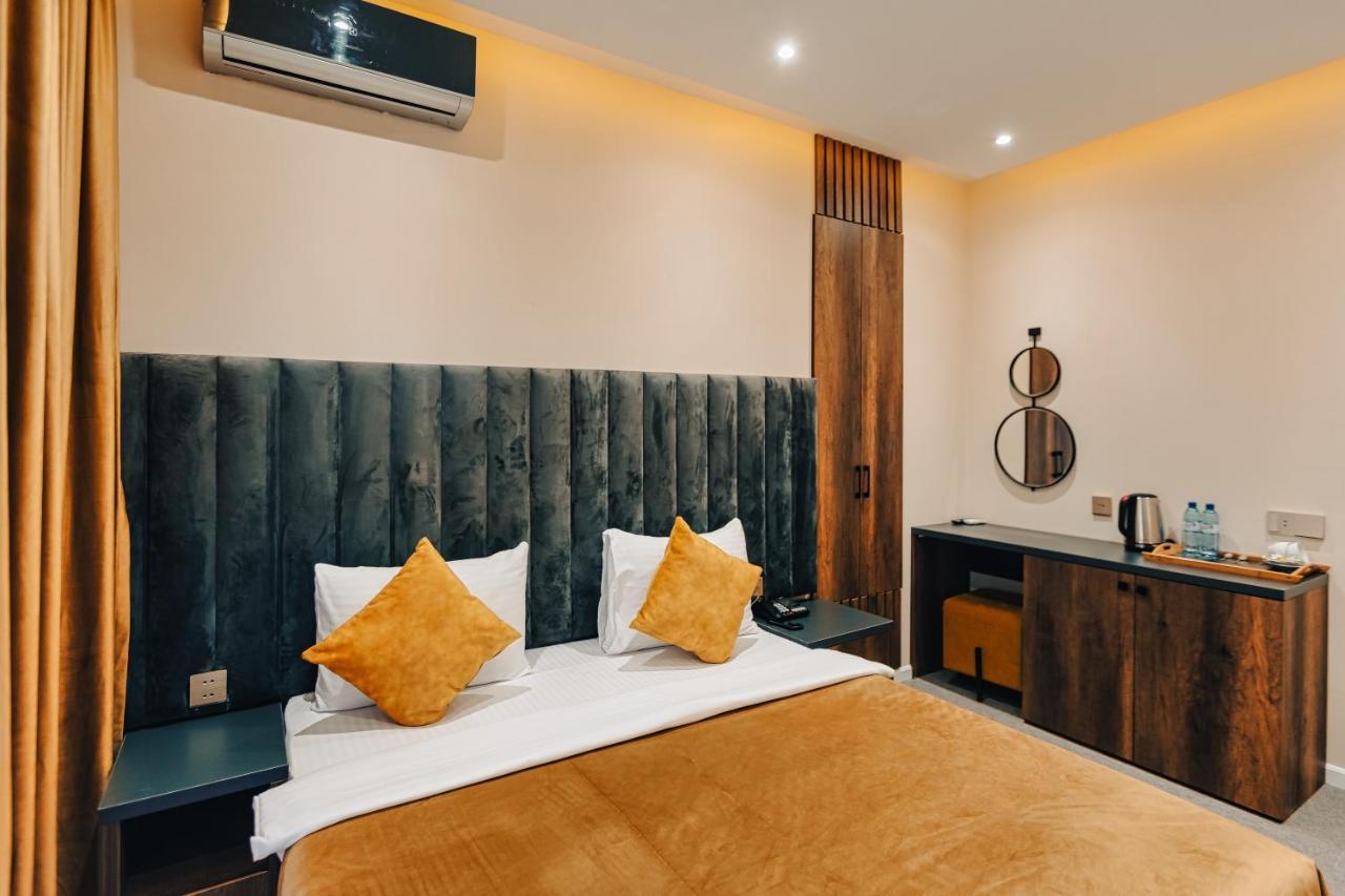 Eleven Hotel Baku Bagian luar foto