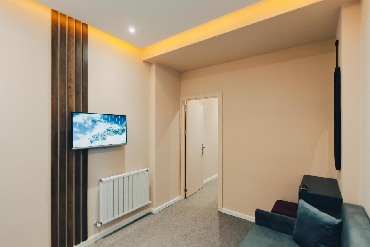 Eleven Hotel Baku Bagian luar foto